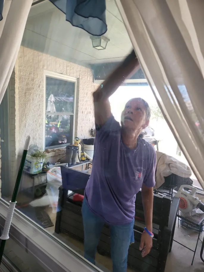 Renaissance team detailing windows and surfaces